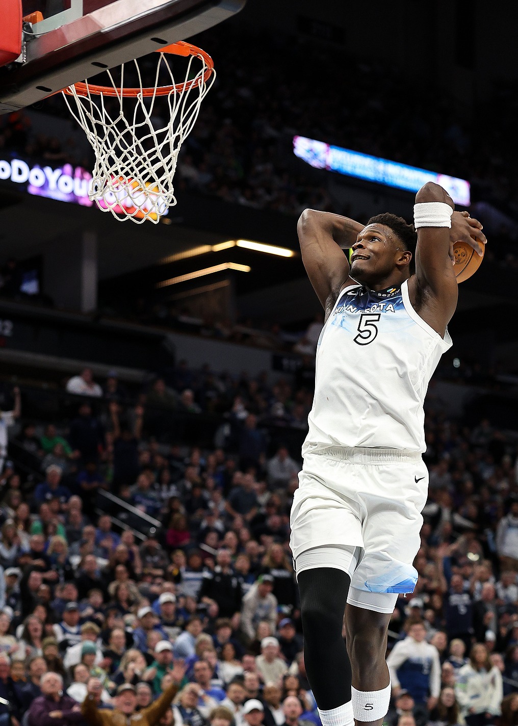 德国男篮险胜热火B队，戈贝尔高光表现的简单介绍