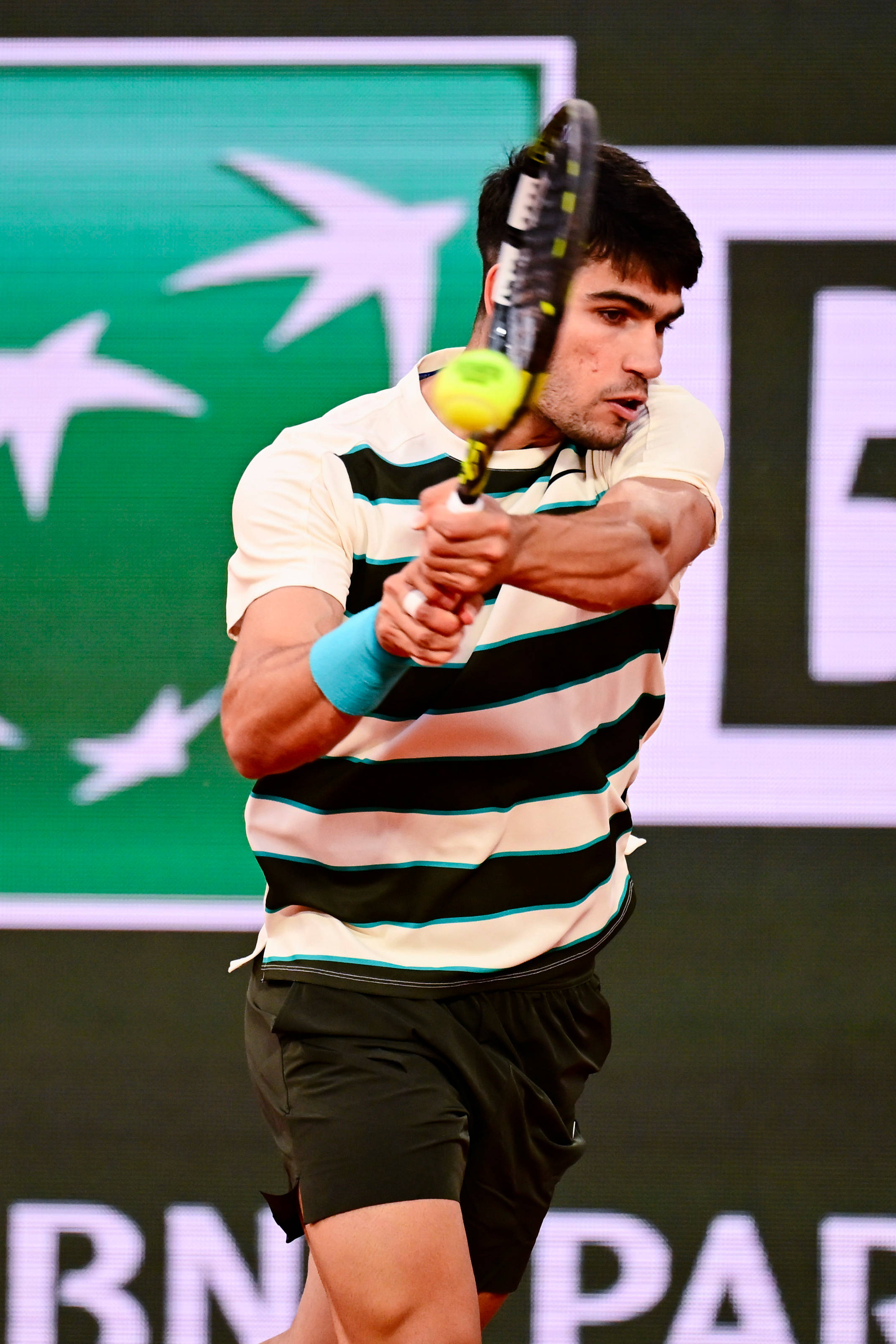 法国网球队逆转美国网球队，阿尔卡拉斯送出助攻