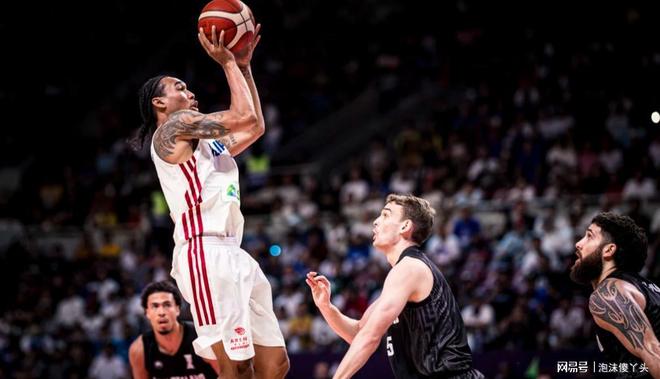 包含菲律宾男篮爆冷日本男篮，萨博尼斯三分雨点燃全场的词条