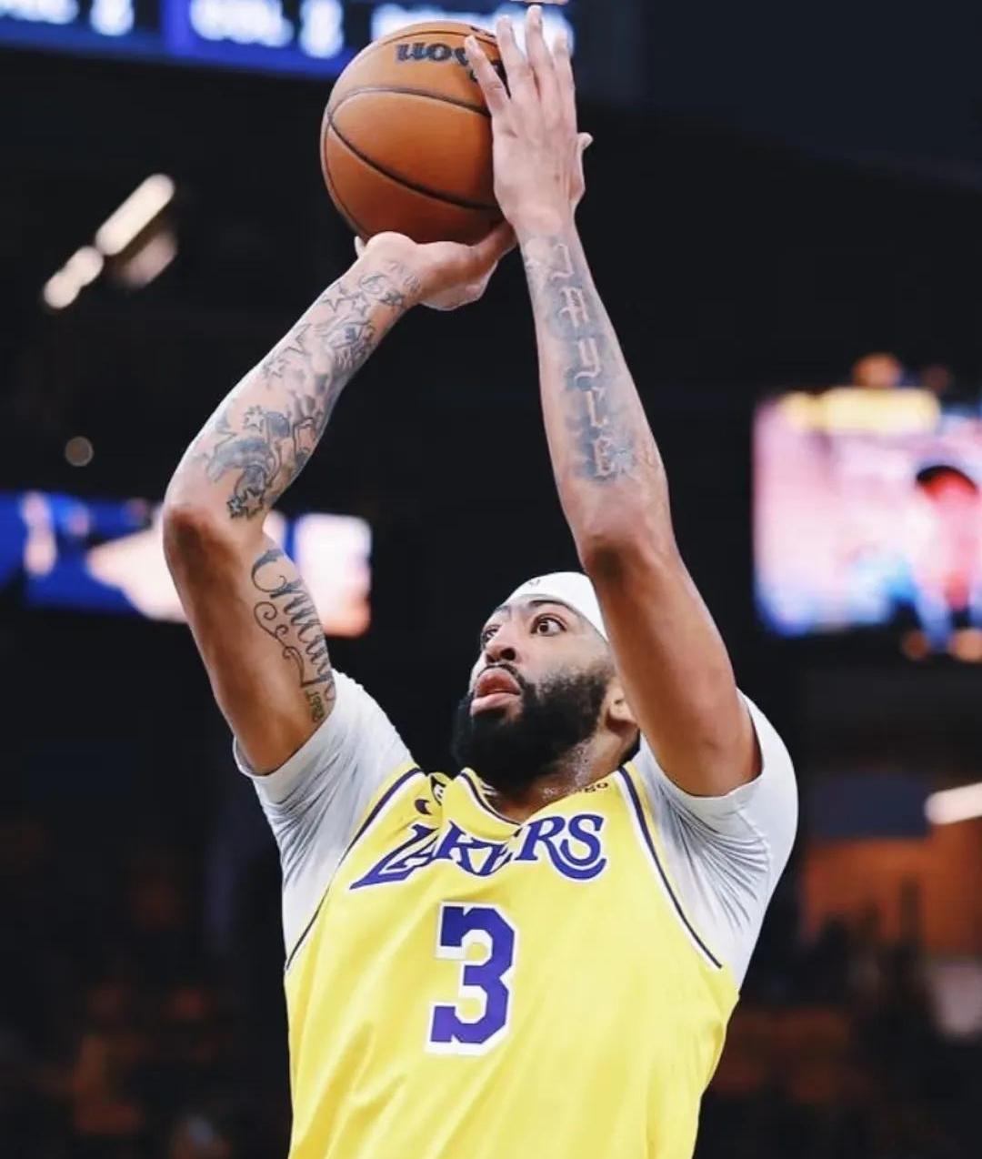 湖人B队翻盘76人,浓眉完成帽子戏法 湖人B队翻盘76人,浓眉完成帽子戏法