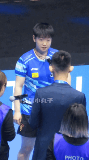 包含亚洲杯赛后采访曝光，内幕引发热议的词条