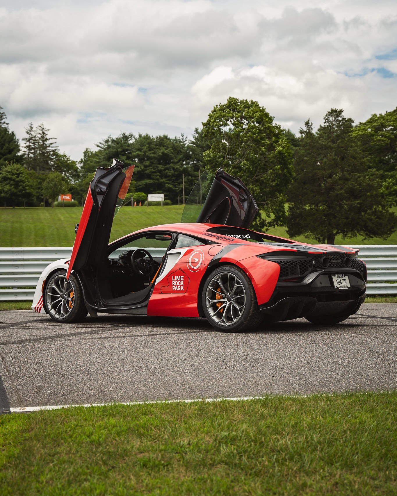 阿斯顿马丁绝杀雷诺车队，汉密尔顿统治全场