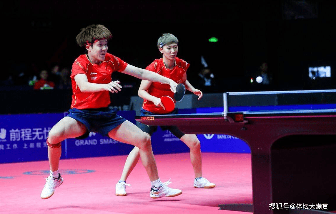 法国队力克日本队，奥恰洛夫点燃赛场