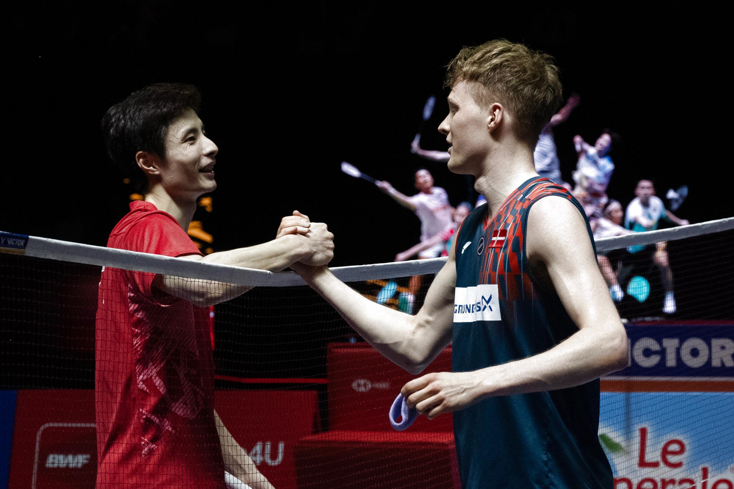 印度尼西亚团队在羽毛球比赛中勇夺冠军