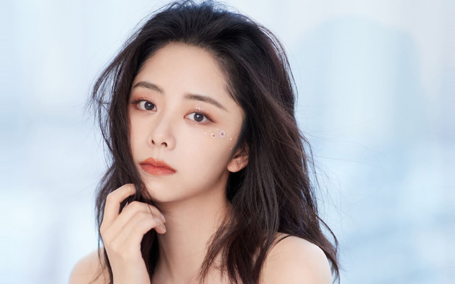 篮筐焊上铁网的那一夜，爱德华兹如何将胜利钉在防守的十字架上