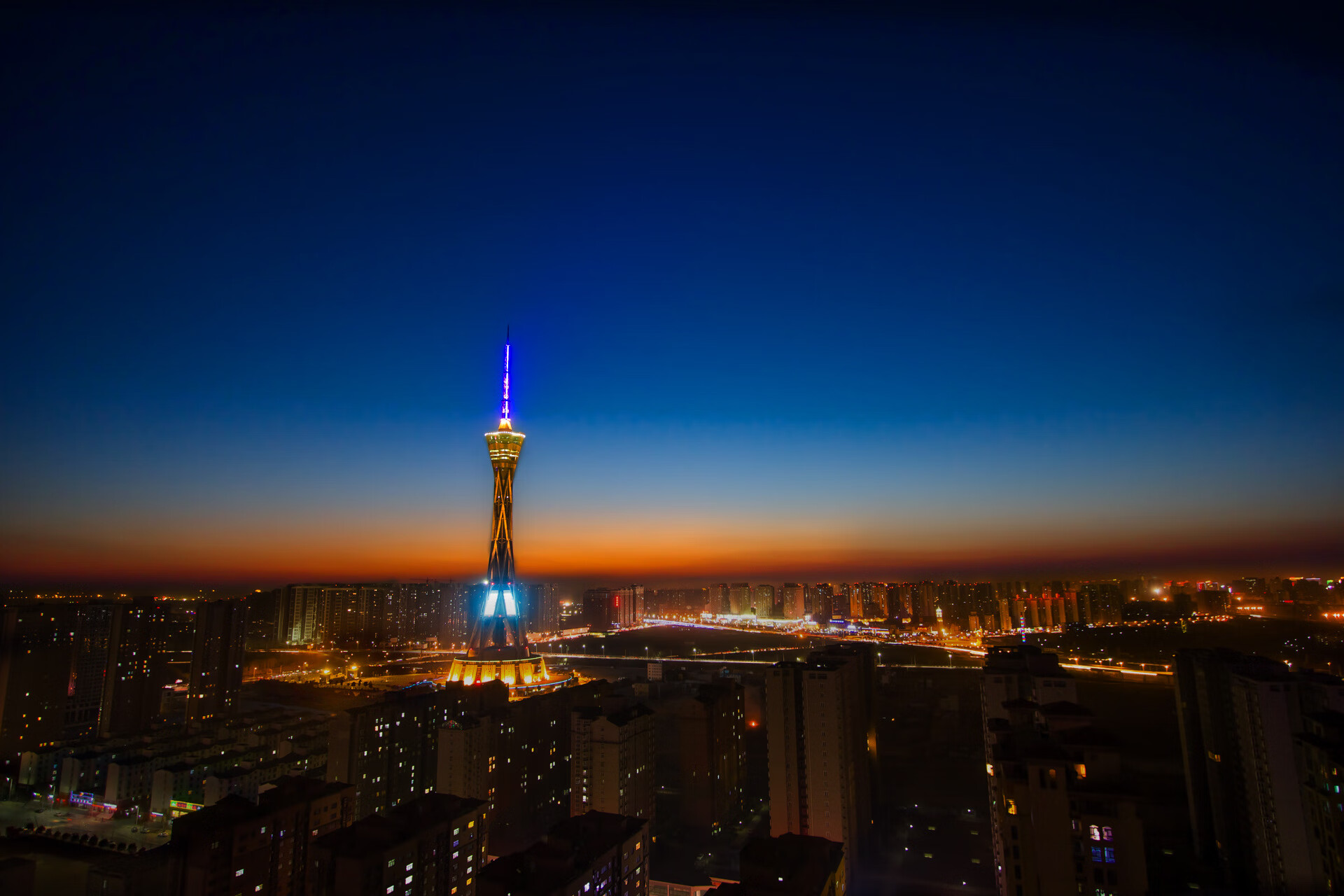 体育精神的血脉呼应，德甲争冠战的紧张与新疆队的硬仗胜利