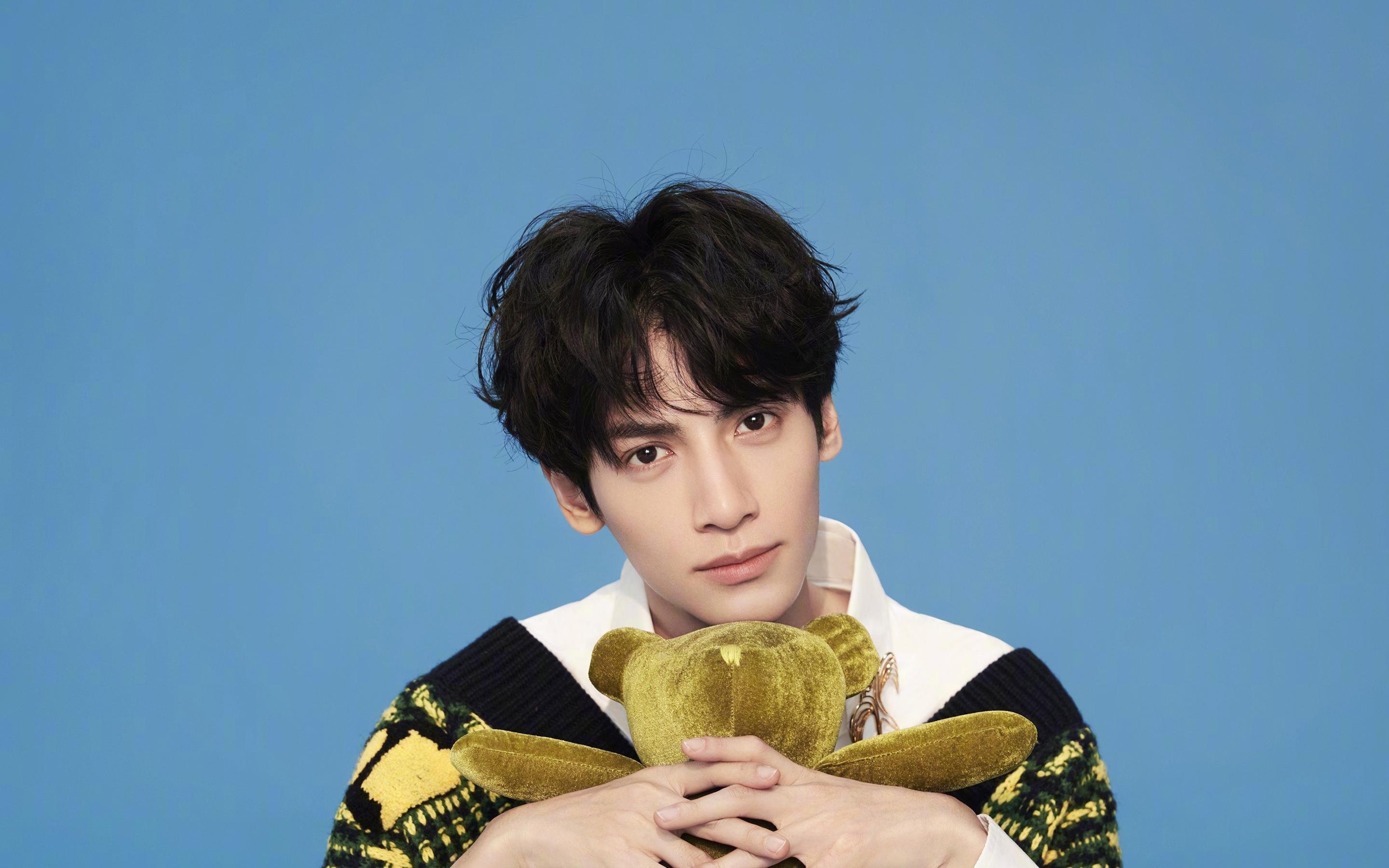 双线并进，奥运周期关键战与绿茵突围战的竞技共鸣